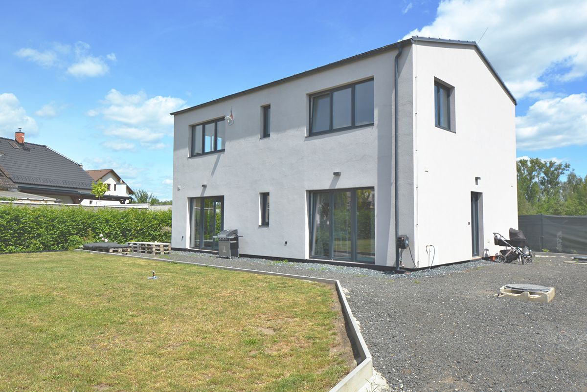 Prodej rodinného domu 165 m², pozemek 775 m²